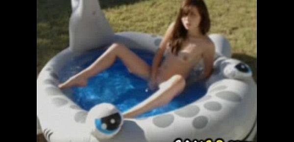  Kinky Sexy Webcam Teen Masturbates in Pool Like a Frog - camg8